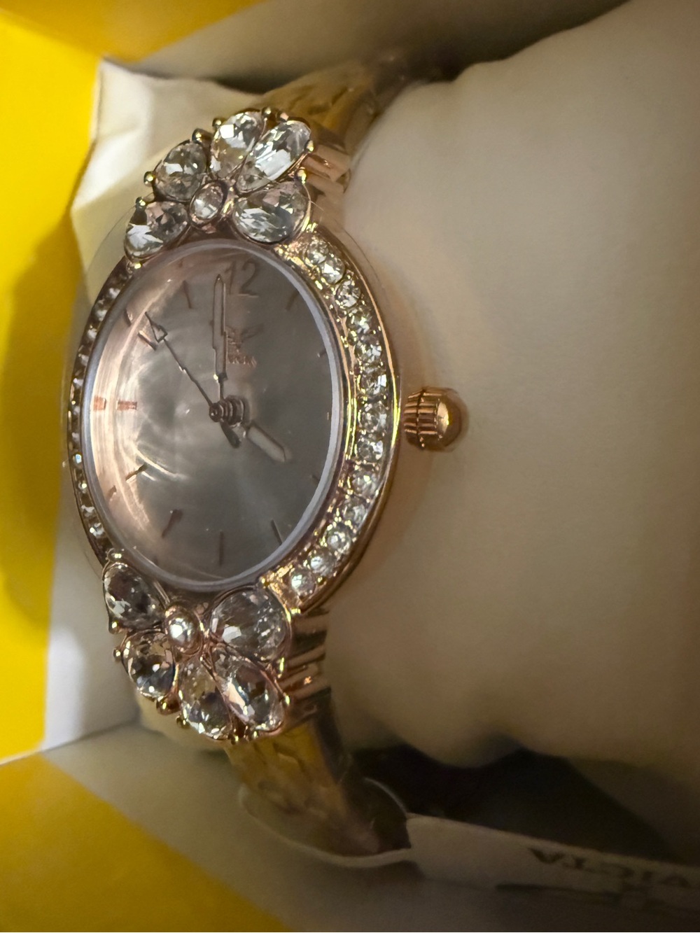(NIB) Invicta Wildflower Women's Watch in Rose Gold with Crystal Accents - Picture 3 of 3